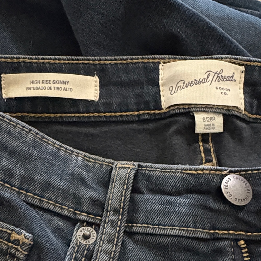 Universal Thread dark blue high rise skinny denim jeans Size 6 /28 waist - Picture 11 of 17
